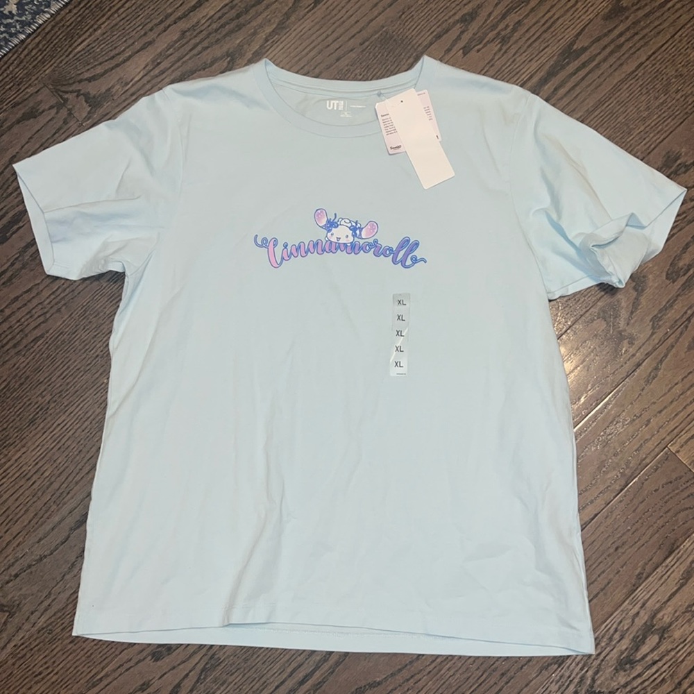 🆕 - Uniqlo Cinnamoroll Tee - Short Sleeved - XL